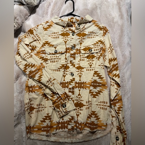 Buckle button up - Picture 1 of 2